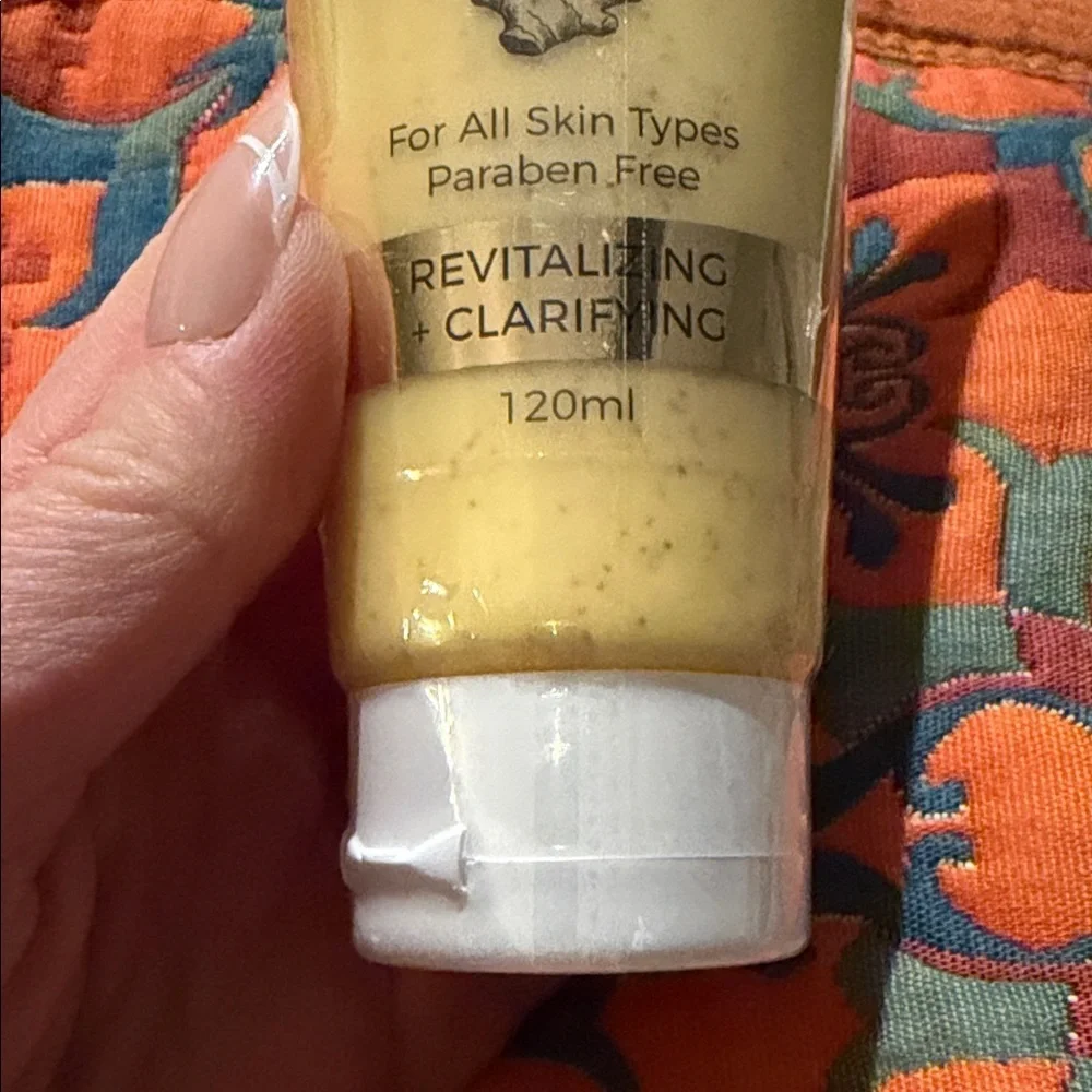 D'Or Skincare Turmeric Facial Scrub - Yellow
